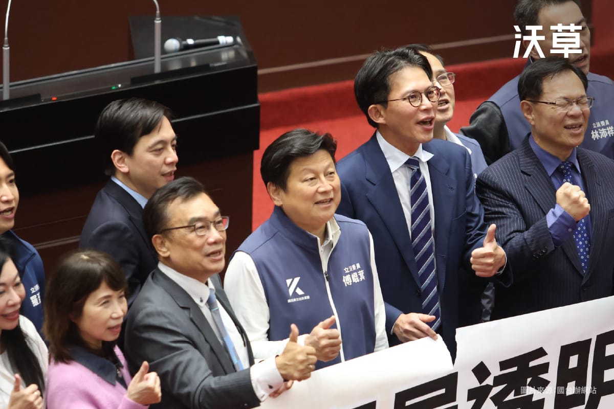別再對流氓講道理 對藍白妥協只會被騙's story cover image