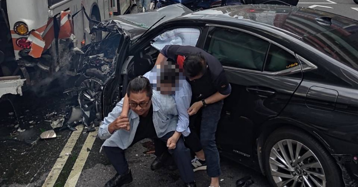 78歲暴衝翁是「貿易公司董座」！從未考照卻天天上路's story cover image