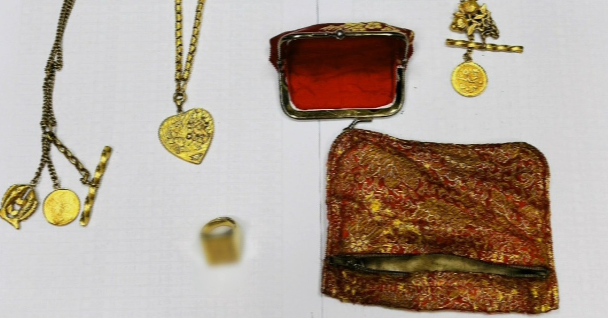 險沒！媳回收衣櫃誤丟婆婆130萬生日金飾's story cover image