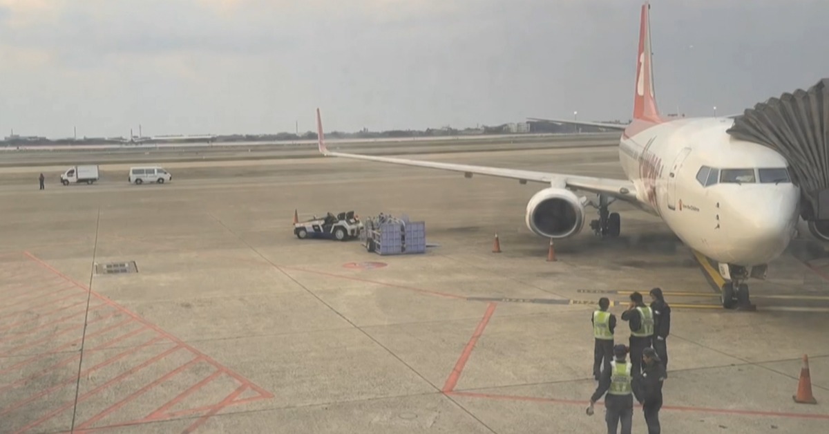 德威航空掉輪「關跑道」 5航班「快沒油」喊「Mayday」