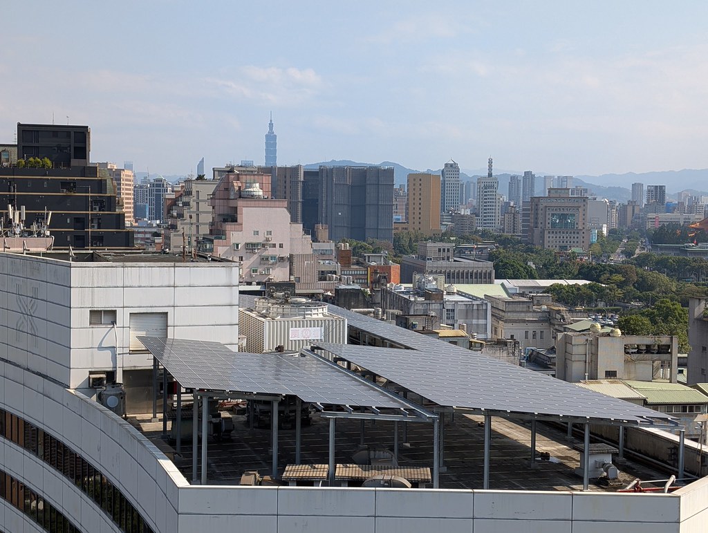 8月建物光電義務上路 說明會三痛點：綠化搶位、連棟透天、公設誰修's OG Image