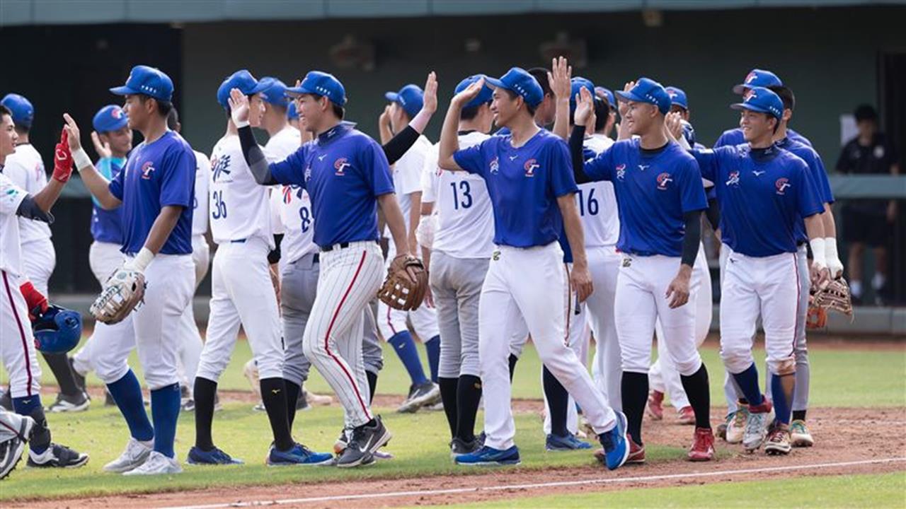 U18世界盃棒球賽台灣對決中國　四局下突破「投手大戰」取得2比0領先's story cover image