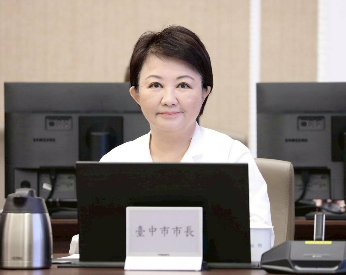 盧秀燕為刪補助款嗆政院！律師翻她三個月前說法　糗成自打臉雙標證據's story cover image