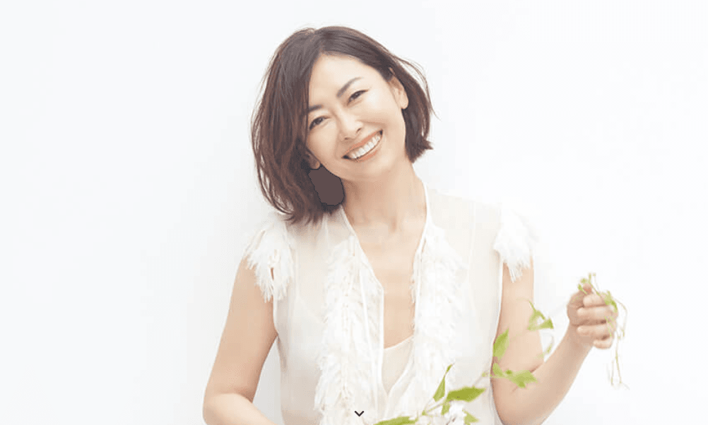 中山美穗遺骨仍伴妹在客廳　遺物見「姊妹情深」文件夾惹淚崩's story cover image