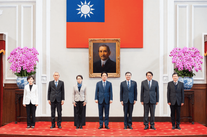 韓國瑜不出席！國政茶敘如期登場　賴清德精挑兩茶點藏團結寓意's story cover image