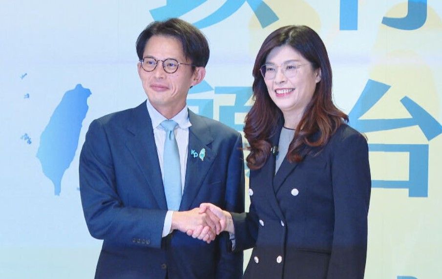 軍購條例拚三讀過關　黃國昌曝與鄭麗文會談後「大家都鬆口氣」's story cover image