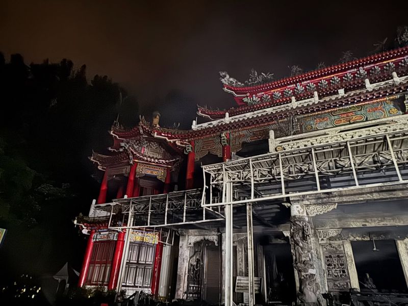 台北指南宮凌霄寶殿暗夜狂燒！居民不捨「這麼嚴重」　蔣萬安下令：全力協助重建