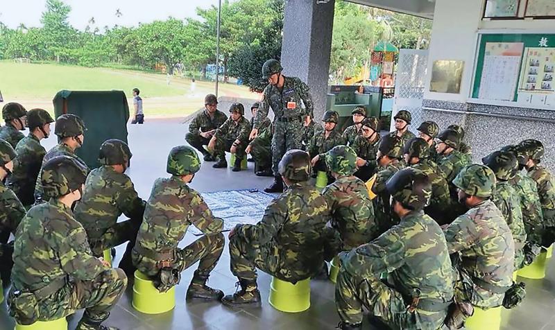 國防部拍板教召改制！14天全面列1次　女性後備軍人擬納強制召集's story cover image