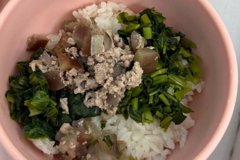 夏莉絲虐童爭議未歇！簡書培爆托嬰中心冰箱藏過期食材　社會局稽查「業者竟已現場等候」's story cover image