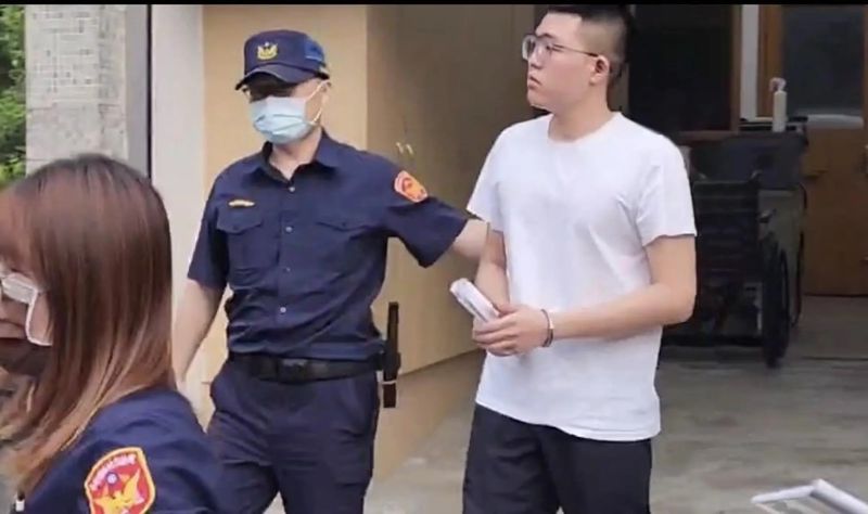 北港媽祖遶境流血衝突！81歲前立委遭推倒骨折　「北港皇太子」遭起訴求刑7年6月's story cover image