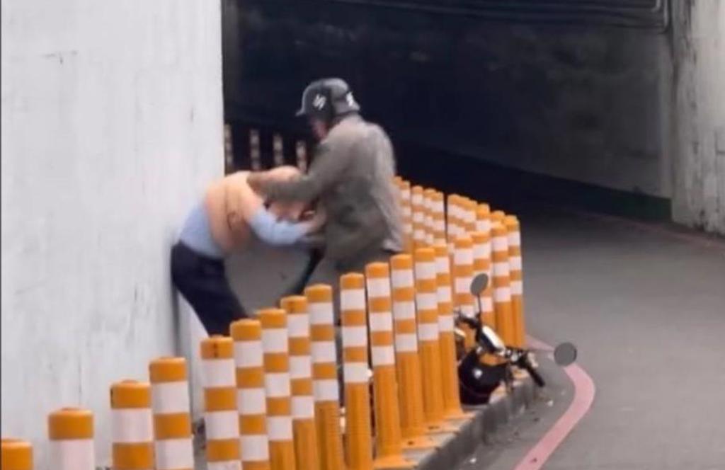 高雄清潔隊員施暴遭停職！男大生勇救老夫妻　陳其邁公開表揚's story cover image