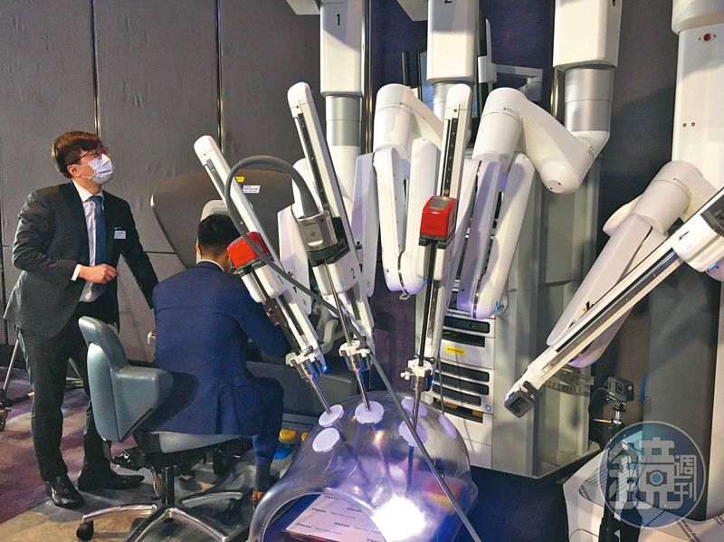 手術險拆解2／30萬達文西手術僅2.6萬算「手術費」　高額醫療費貴在這裡