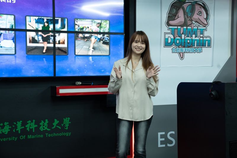 牛牛妹前進校園開講　當直播主好壞大公開「月收可達15萬」's story cover image