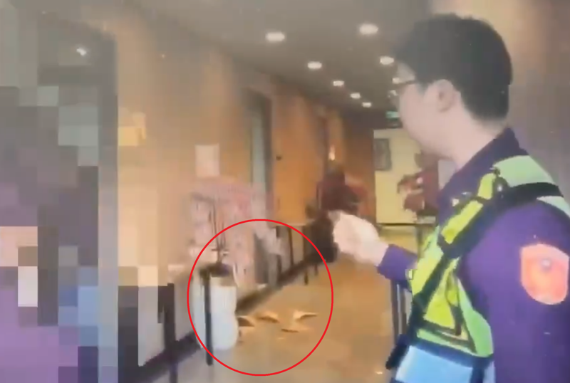 台北二殯旁不平靜！10黑衣惡煞闖禮儀社「快閃亂砸」　警告意味濃's story cover image