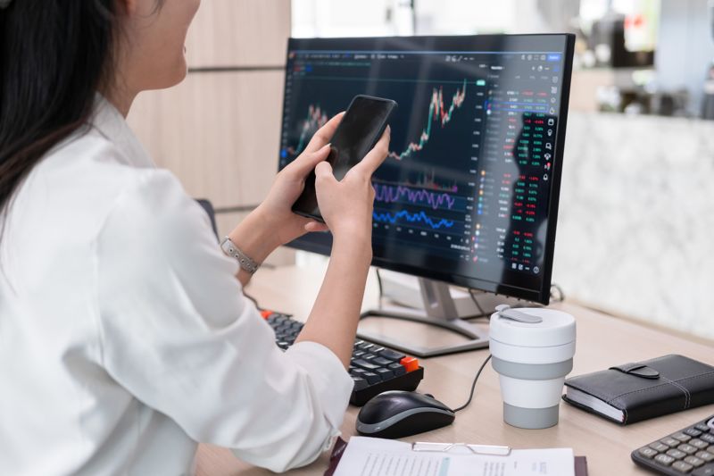 台股巨震下如何存買ETF？　阿格力揭這檔抗跌又具爆發力