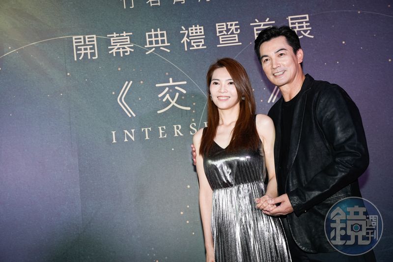 伊正砸八百萬開畫廊　嫩妻自爆「我很怕他」