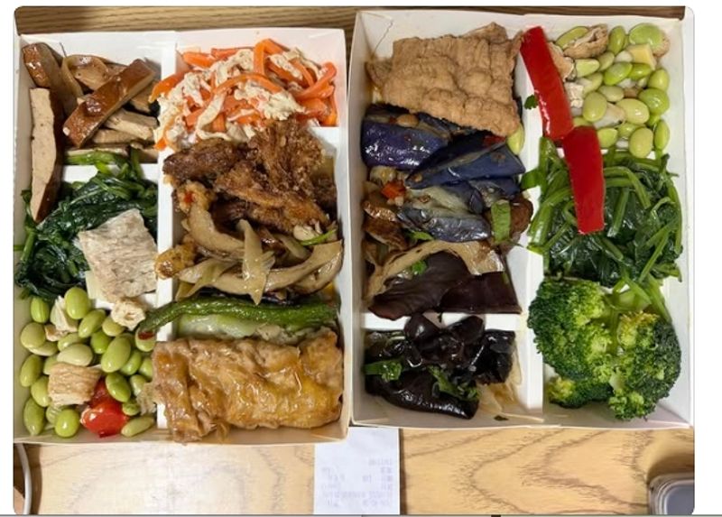 內湖素食自助餐「2個便當646元」惹議　老店喊冤食材成本高！消保官：恐最高罰10萬's OG Image