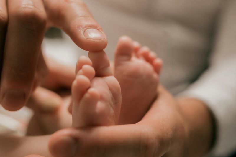 育兒＋成長津貼「能疊加、不排富」！每月最高可領1萬　2申請資格曝光's OG Image