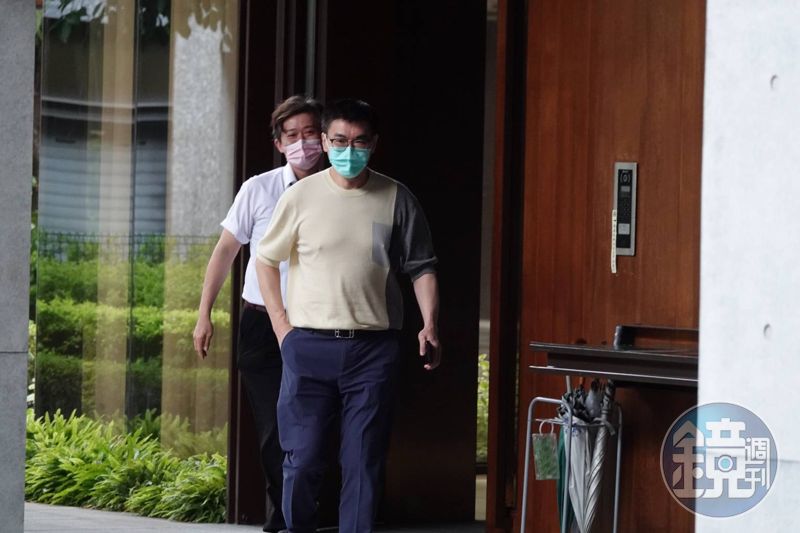 陳幸妤離婚／明天帶女大生出國？趙建銘低調現身　未受訪從側門溜進診所's OG Image