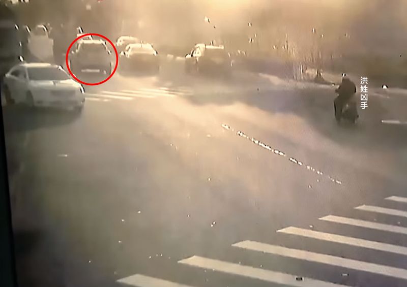 不倫奪命青紅燈／男子停紅燈遭亂刀砍死　不倫戀引殺機奪2命