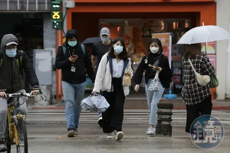 全台氣溫如雲霄飛車　這地區飆34度高溫、外島霧鎖航班恐受阻's OG Image