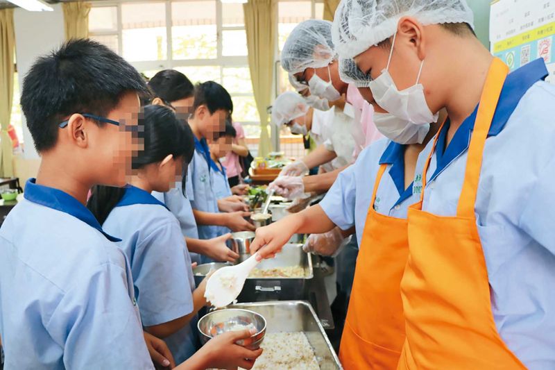 食材貼標偽國貨／中國芝麻、越南香菇竄改標籤流入校園　藍營議員老公涉詐欺遭偵辦