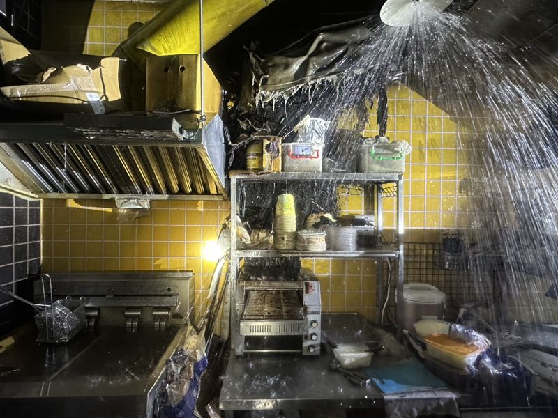 桃園火車站餐飲店清晨火警　灑水設備啟動撲滅無傷亡's OG Image