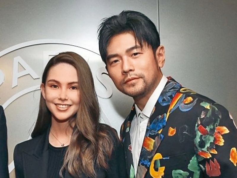 天王結婚前「地下情藏4年」　工作人員組人牆防偷拍's story cover image