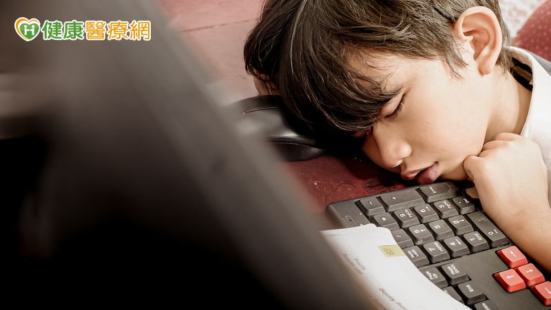 兒童也喝能量飲引熱議！醫示警恐影響成長與心臟健康　要提神還能怎麼做？'s story cover image