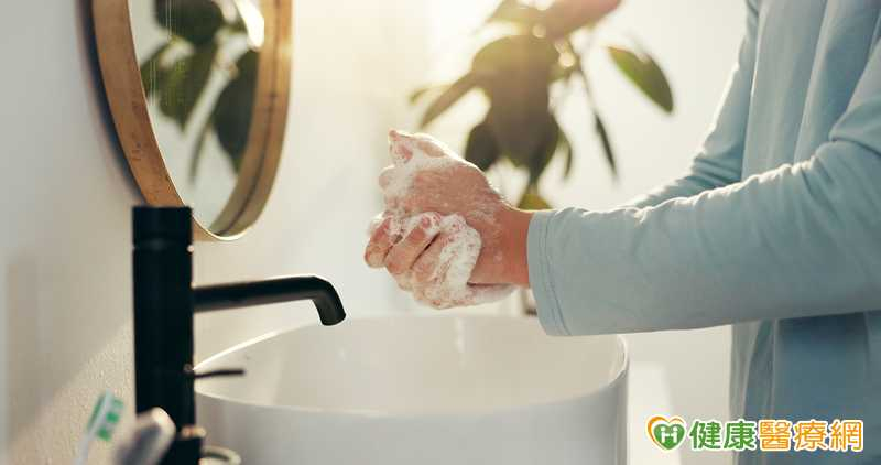 開學防腸病毒別只噴酒精　疾管署籲肥皂洗手防把病毒帶回家's OG Image