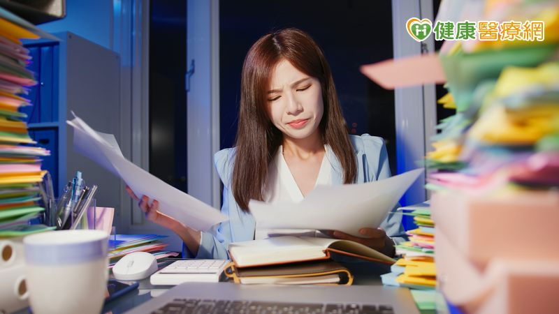 維持大腦健康！專家點名6大NG習慣　自我否定、一心多用都上榜's story cover image