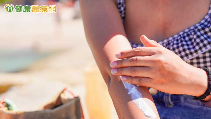 曬太陽15分鐘就能傷皮膚？研究揭紫外線影響　時間、地點也是關鍵's story cover image