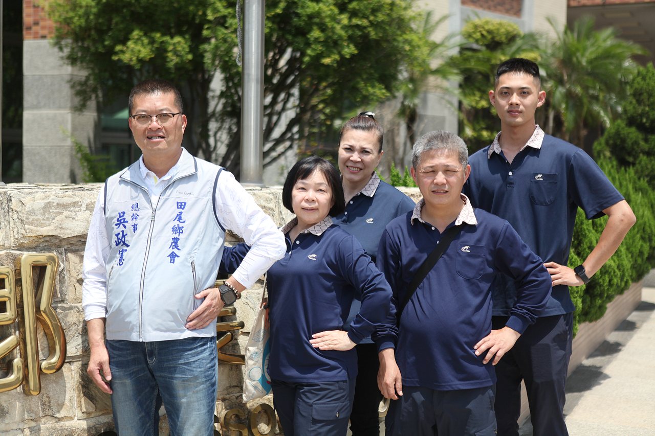 花農最大靠山，田尾農會當賣花CEO，包套賣花，企業、學生、媽祖進香都成市場's story cover image