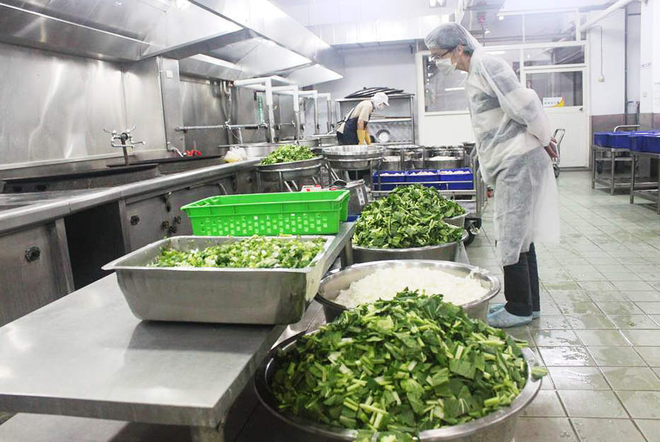 營養午餐之亂01》免費午餐浪潮來襲，價格後的現實考驗，縣市財力成品質天花板's story cover image