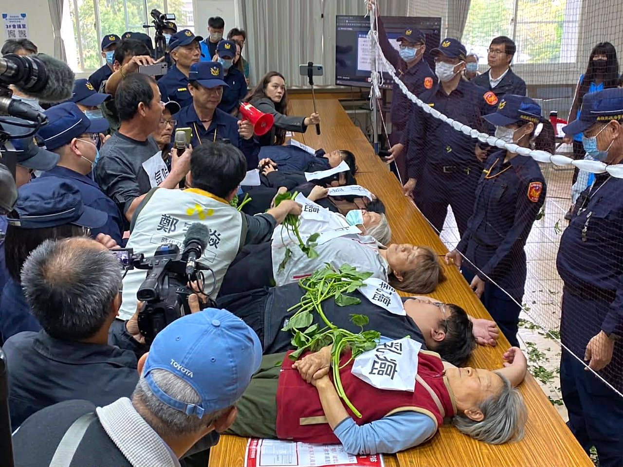 名間焚化爐案爆發衝突，空污疑慮風評受害，茶菁價格下跌超過一成