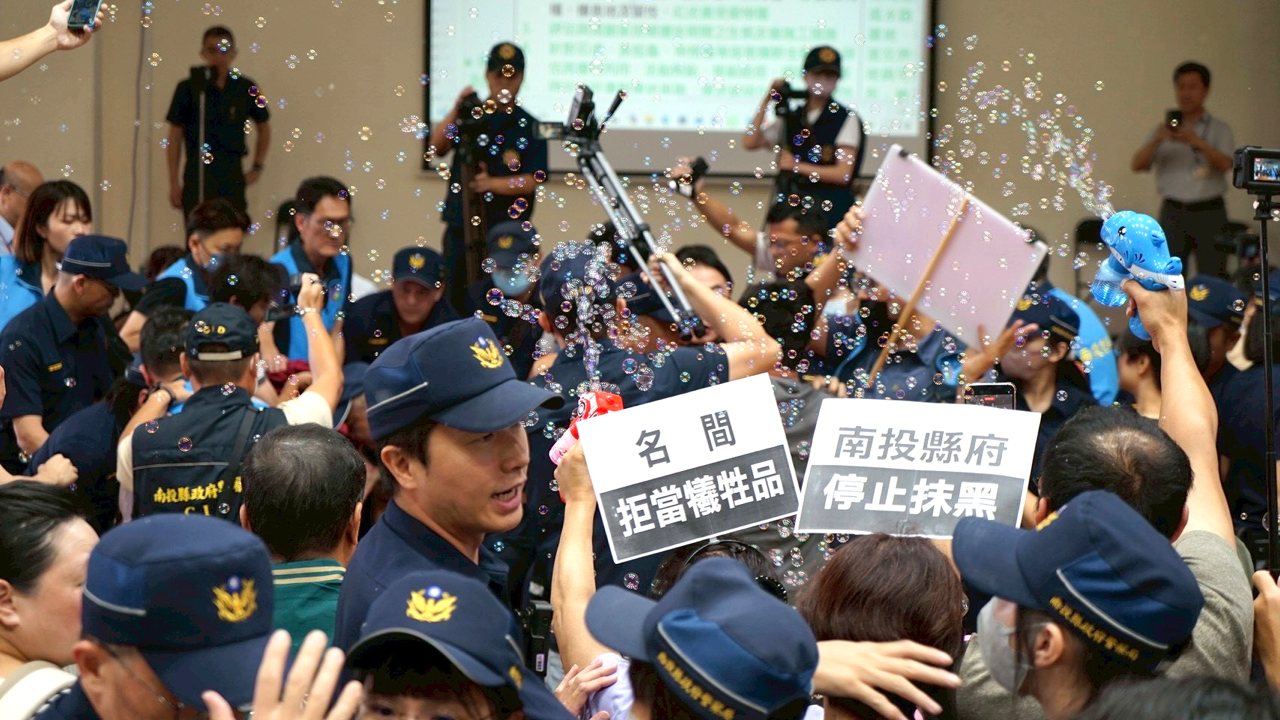 環團茶鄉保衛戰 02》跨NGO成員組成專業戰隊團隊，專業查資料、肉身衝會場's OG Image