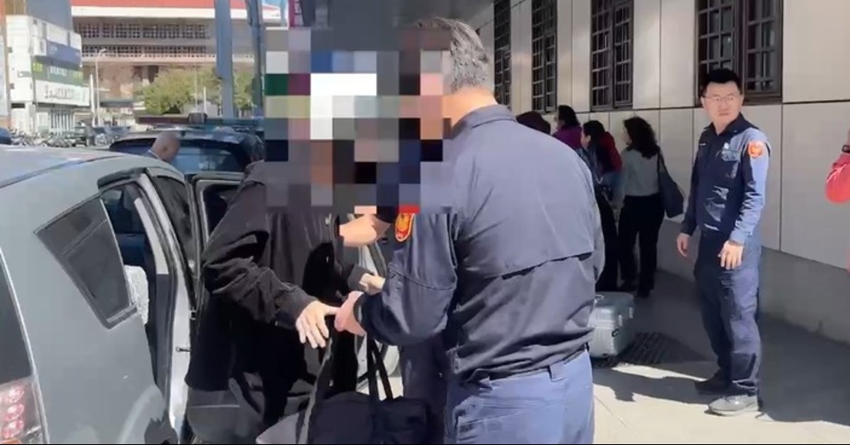 新/當街亮刀嚇壞路人!北車持刀男抓到了's OG Image